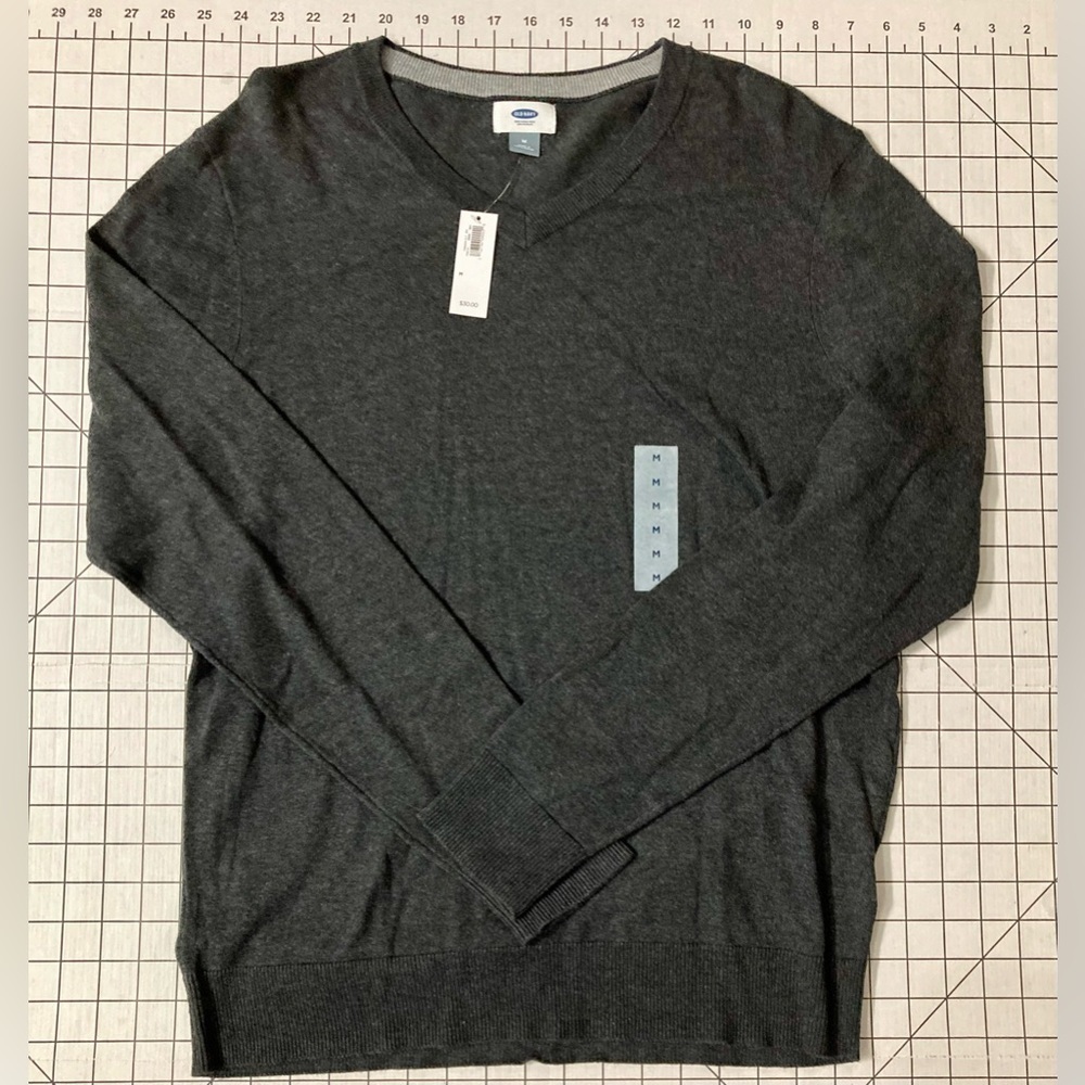 NWT Old Navy Men’s Medium‎ V-Neck Grey Sweater